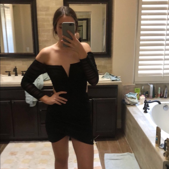 Formal dress - Picture 1 of 6